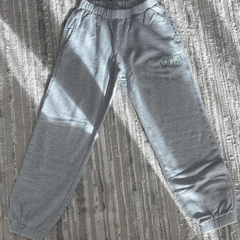 Brandy Melville Sweatpants “New York”